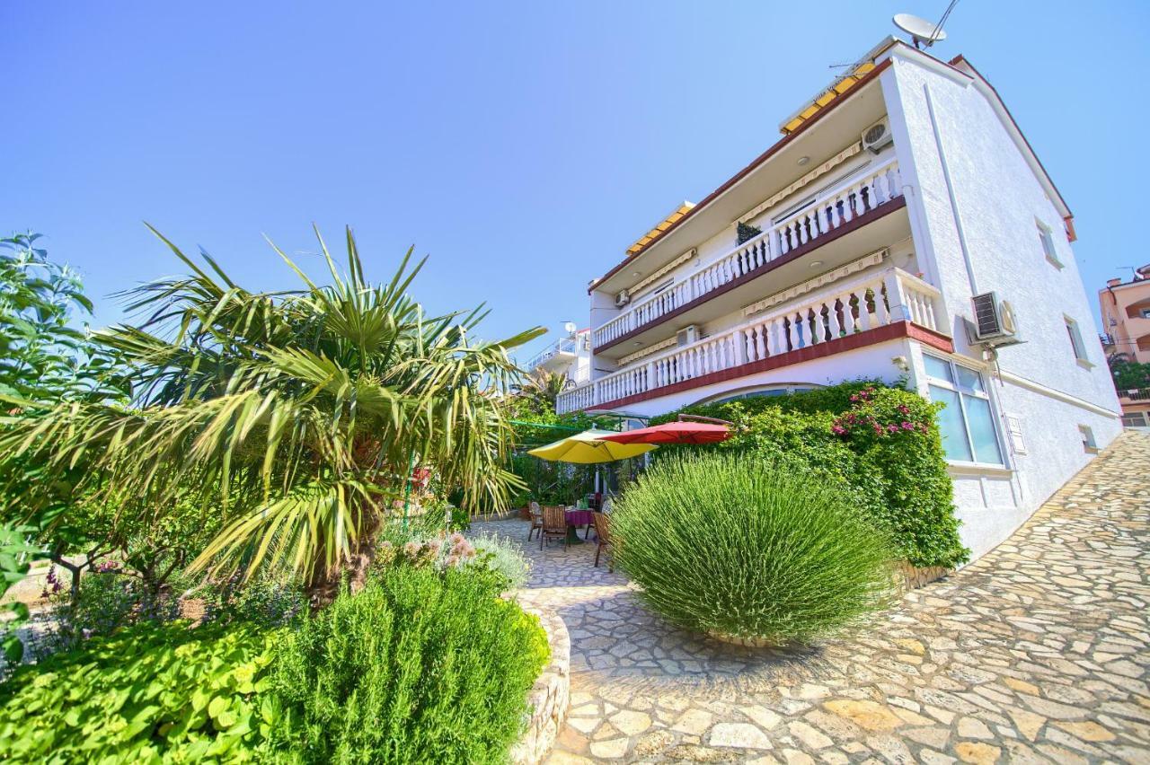 Family Apartments Vesna- 100 M Beach -Center Crikvenica Exterior photo